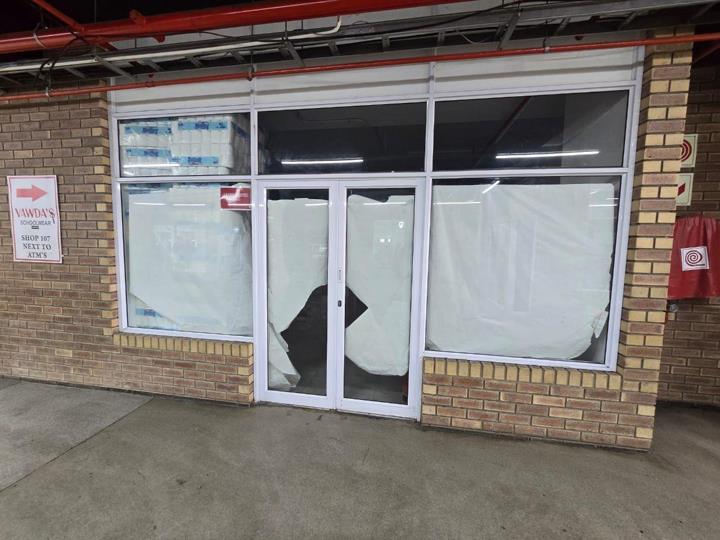 Listing number: P24-116318631, Image number: 3, 51m² Retail Unit to Let in Grangetown, Verulam