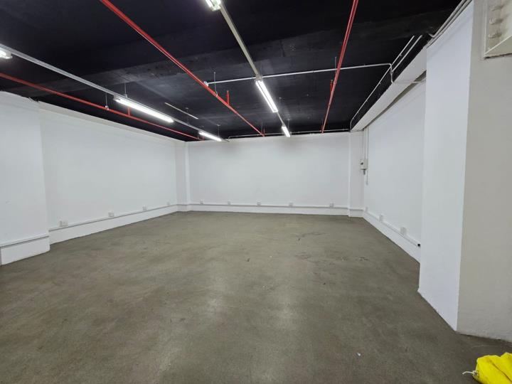 Listing number: P24-116318735, Image number: 2, Ideal 64m² Retail Unit to Let in Grangetown, Verulam - Secure and Well-Located!
