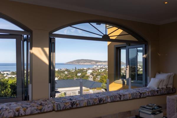 Luxury 5-Bedroom Mediterranean Home with Panoramic Sea Views | Plettenberg Bay 

This ...