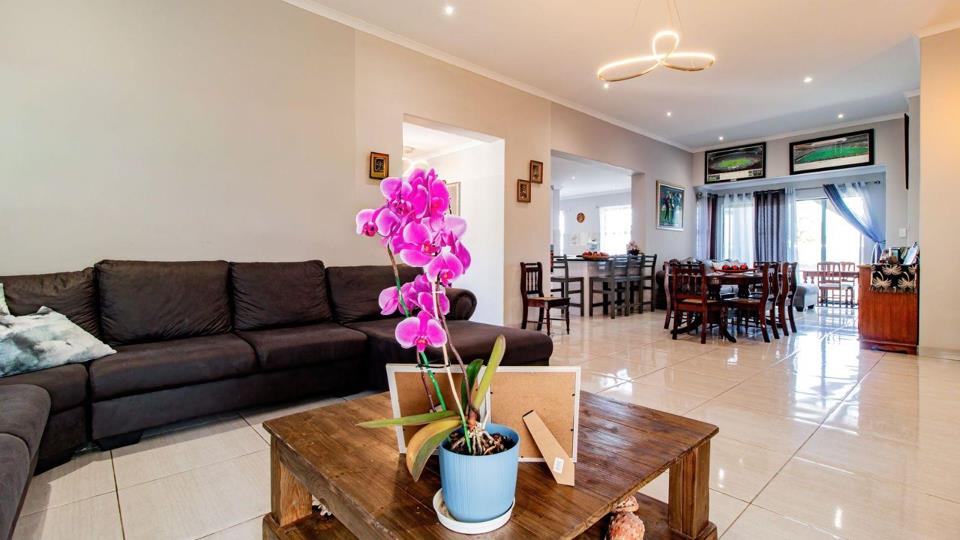 Listing number: P24-116662944, Image number: 3