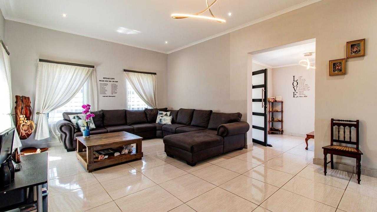 Listing number: P24-116662944, Image number: 1