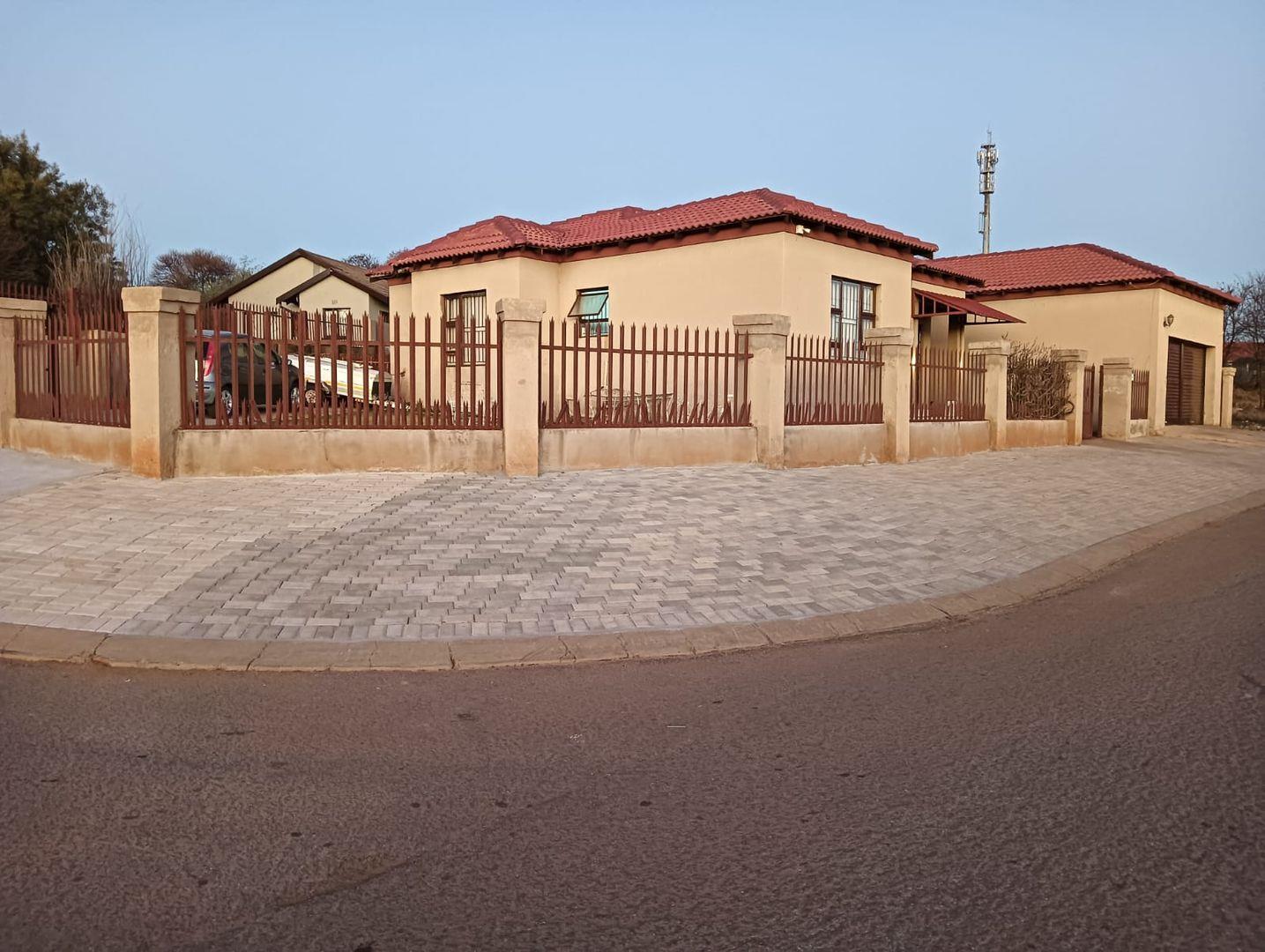 3 Bedroom House for sale in Promosa - P24-113138089