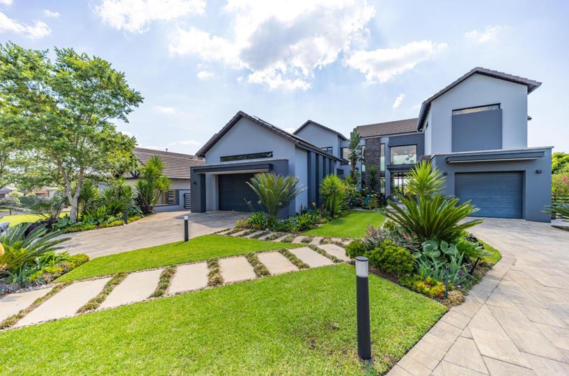 4 Bedroom House for sale in Copperleaf Estate - P24-116667415