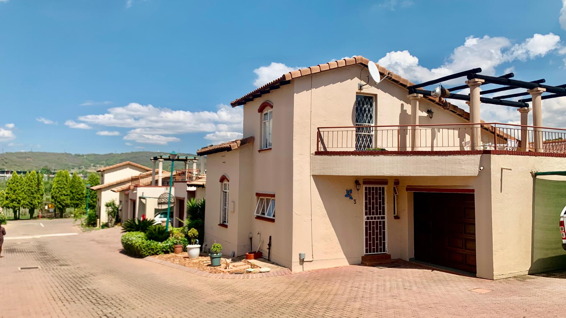 2 Bedroom Townhouse for sale in Mulbarton - 1 Little Loop Street - P24 ...