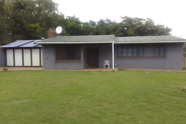 3-bedroom family home on corner stand close to amenities with open plan lounge and beautiful kitchen, 2 fully equipped bathrooms (1 ...