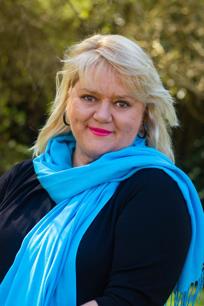 Agent profile for Louise Yeats