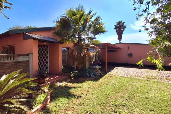 Well-located 3-bedroom, 2-bathroom home close to town, high school, and primary school..

This spacious family home has so much to ...