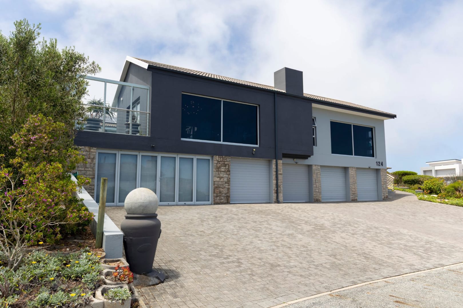 4 Bedroom House for sale in Pinnacle Point Golf Estate - 124 Eastwood ...