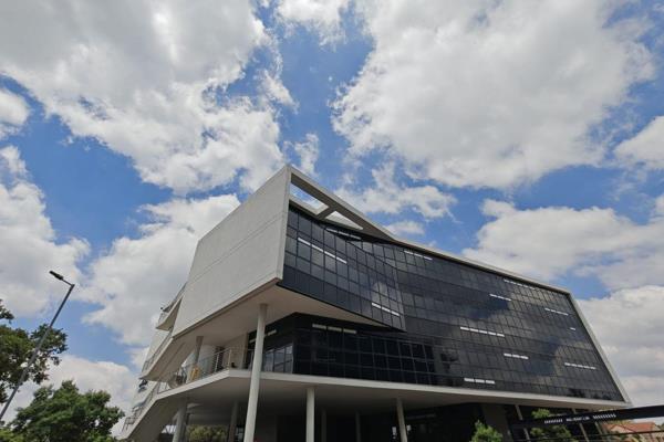 A 375m2 fitted office in Pegasus 2, Menlyn Maine, suited to corporate teams, professional consultancies, technology firms and owner occupiers. The AAA grade building offers modern ...