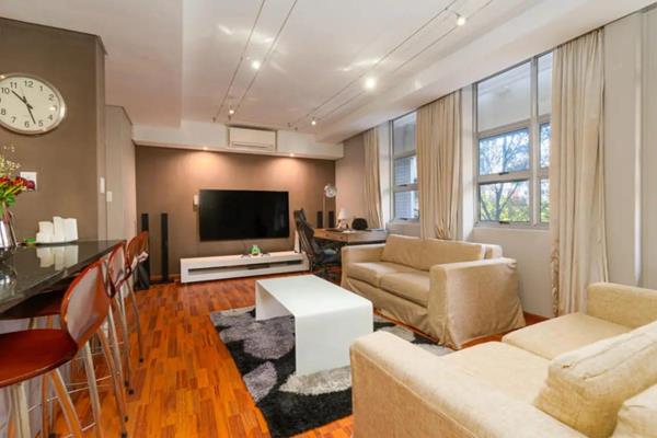 Modern Upmarket Furnished Rijckshof Apartment (Circa Hotel)

Located within 10 minutes' walk of Cape Town railway ...