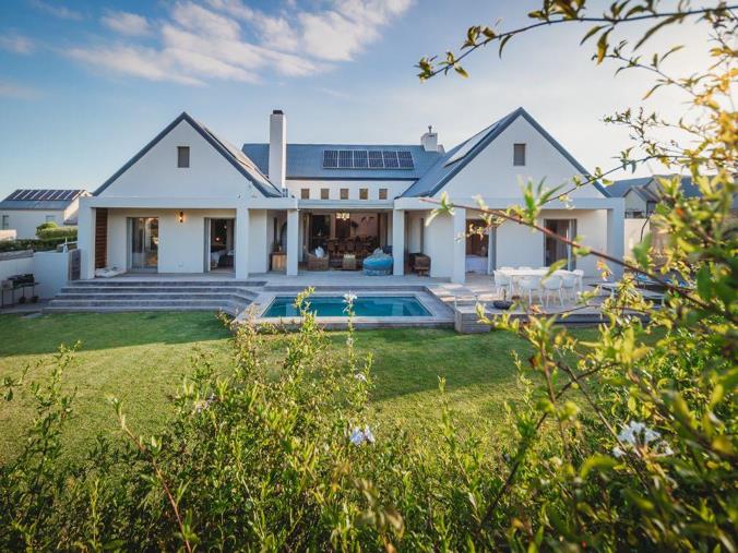 4 Bedroom House for Sale in Kingswood Golf Estate
