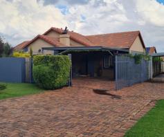 Townhouse for sale in Bergsig