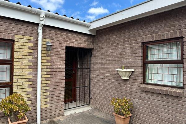Exclusive Mandate.
This neat and spacious family home offers comfortable ...