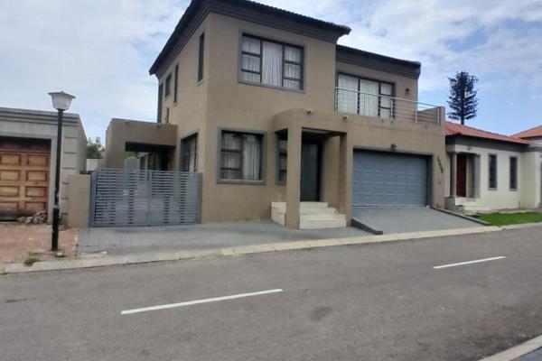 This beautiful property is situated in  Sagewood Manor, Midrand

Property Features:

5 bedrooms
2 Bathrooms with showers
Combined ...