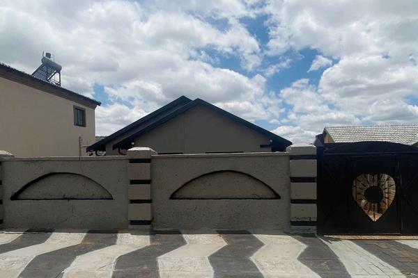 The property offers 3 comfortable bedrooms, 2 bathrooms and a separate guest toilet, providing convenience for the whole family. The ...