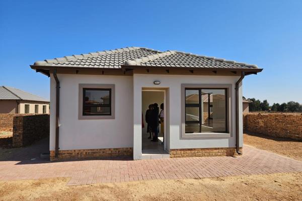 Step into modern elegance with this beautifully designed home featuring a classic Tuscan roof. Offering 2 spacious bedrooms, 1 stylish ...