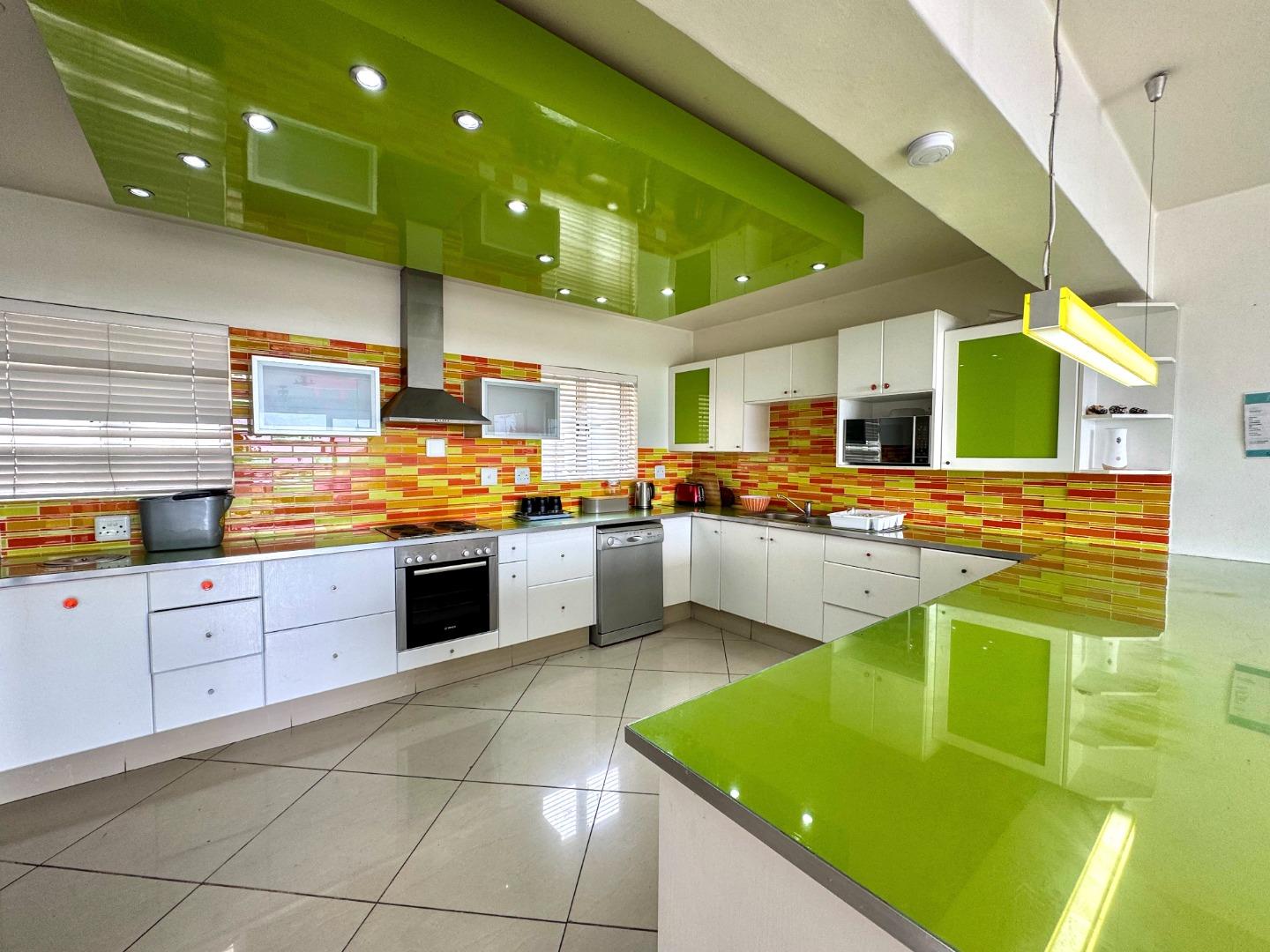 3 Bedroom Apartment / flat for sale in Humewood - 29 Ss THE Sands, 11 ...