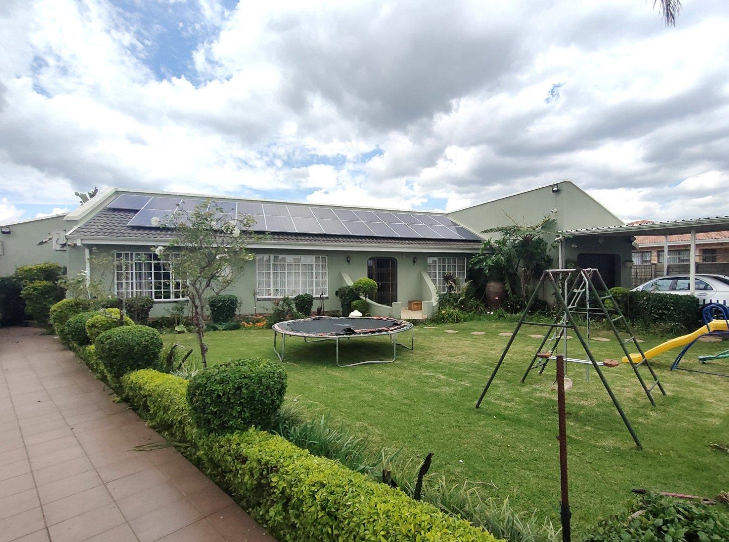 3 Bedroom House for sale in Howick West - P24-116705186