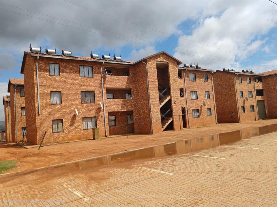 2 Bedroom House for sale in Ratanda - P24-116706739