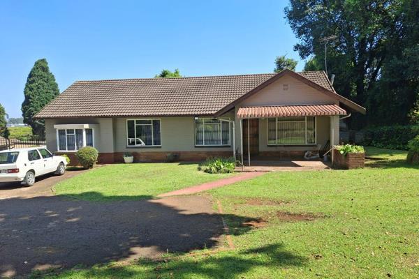 3 BEDROOM HOME IN HOWICK - CENTRALLY LOCATED AVAILABLE 01 AUGUST 2026

Solid 3 bedroom home in Howick, very close to the Junior School ...