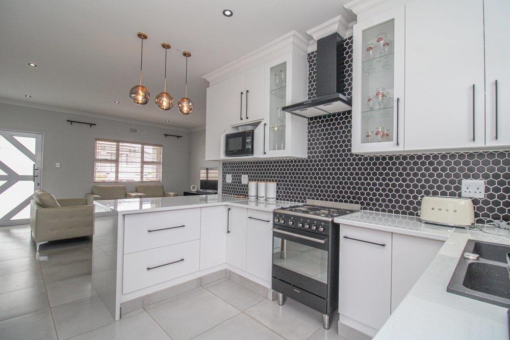 Listing number: P24-116711110, Image number: 1