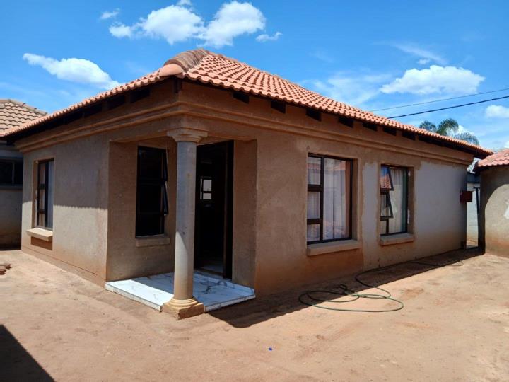 4 Bedroom House for sale in Mahube Valley - P24-116714550