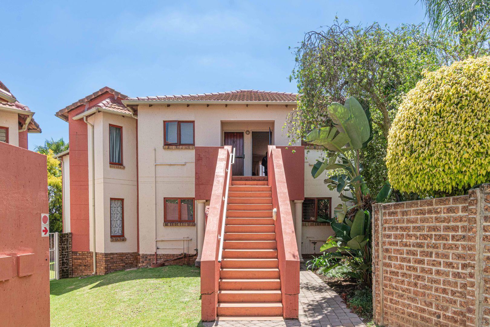 2 Bedroom Apartment / flat for sale in North Riding - P24-116716716