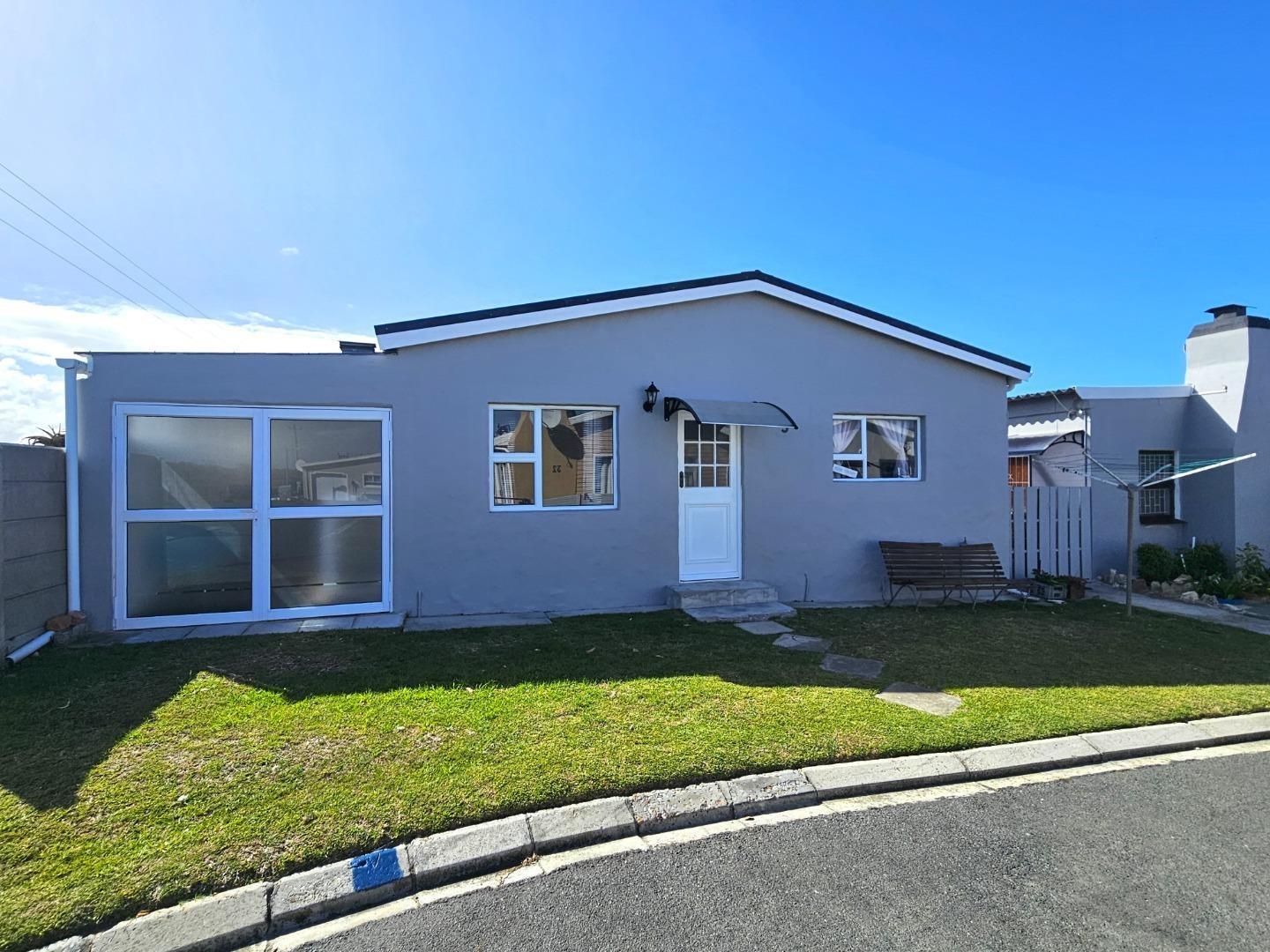 Photo of 3 Bedroom House for sale in Pearly Beach