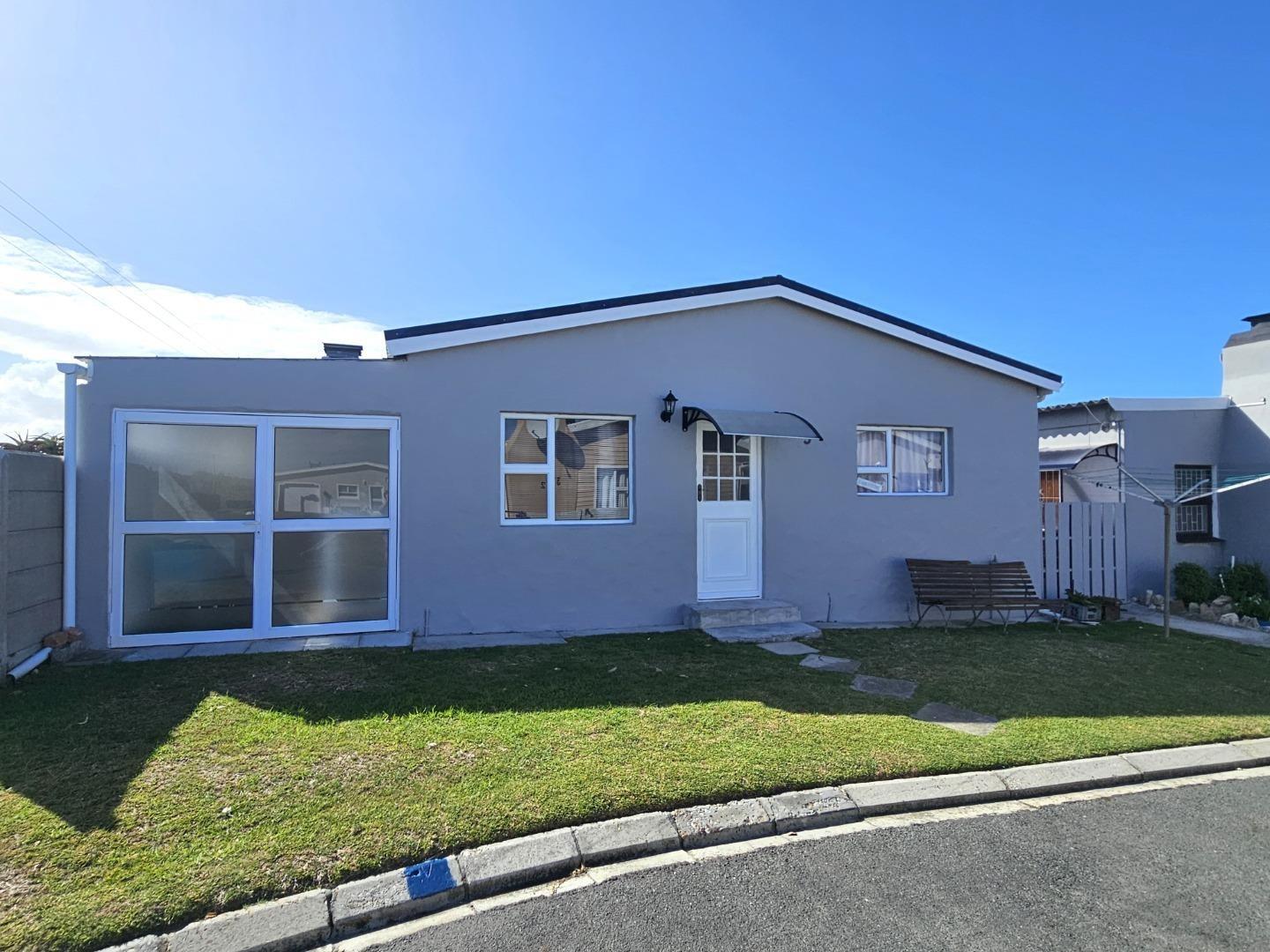 Photo of 3 Bedroom House for sale in Pearly Beach