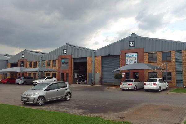 Modern warehouse for sale in Jet Park located in a popular industrial park in Jet Park. ...