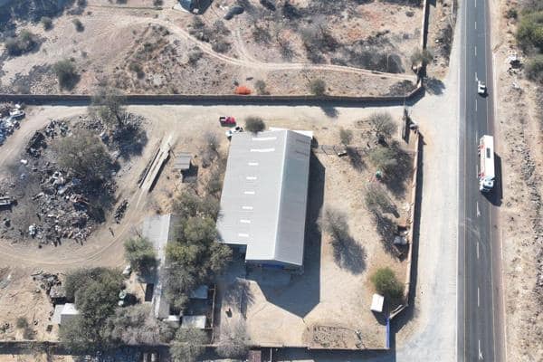 A fantastic investment opportunity in a fast-growing corridor between Burgersfort and Steelpoort. This 2.55-hectare property is ...