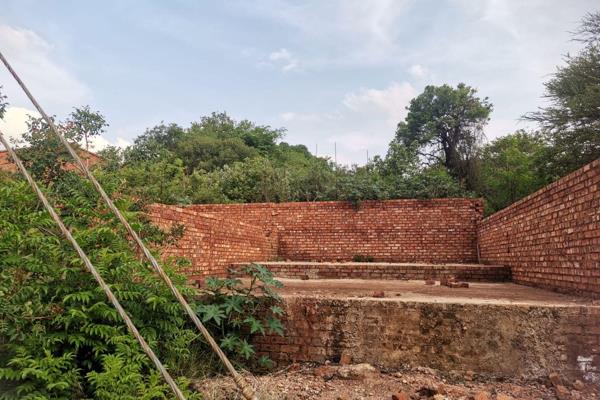 Exclusive Mandate: Discover the perfect canvas for your future home in the peaceful cul-de-sac of Elandsrand. This massive 1620m2 stand ...
