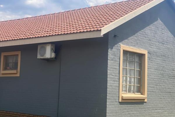 Discover comfortable and modern living in this beautiful 3-bedroom home situated in a secure and well-maintained estate. The house ...