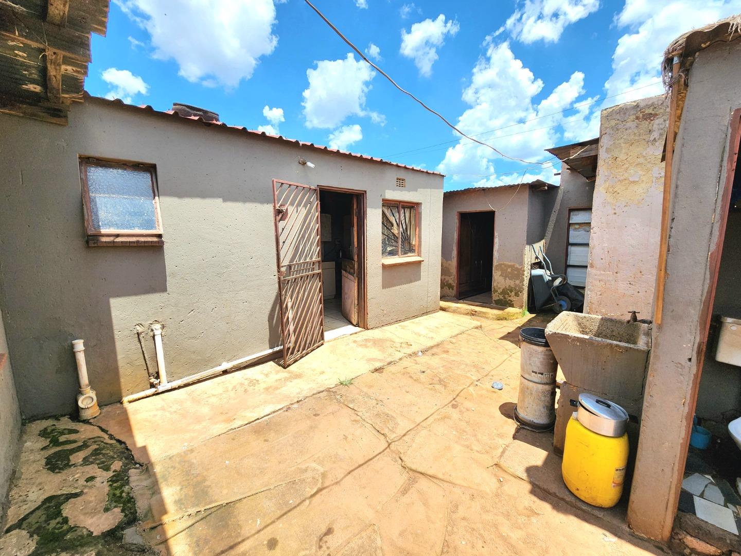 2 Bedroom House for sale in Palm Ridge - P24-116727824