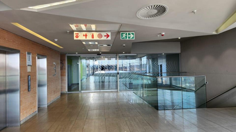 Listing number: P24-114783584, Image number: 2, PPS CENTURION SQUARE | 2,092 SQUARE METER NEAT COMMERCIAL OFFICE SPACE TO LET | HENDRIK VERWOERD DRIVE | CENTURION CENTRAL