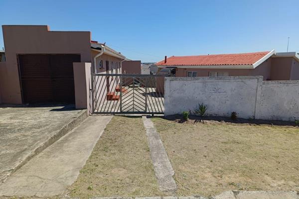 Sizwe Mlungwana Properties presents this nice family home to the market.

This home offers 2 bedrooms all with built in cupboards and ...