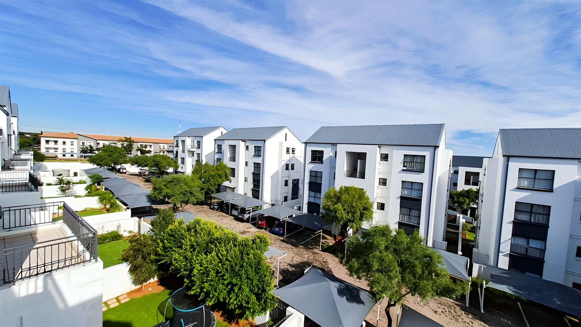 3 Bedroom Apartment / flat for sale in Greenstone Hill - 315 Ss ...