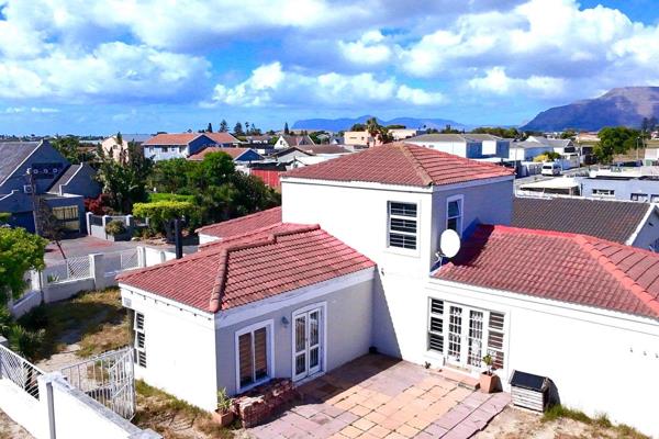 Welcome to this beautifully finished corner home, perfectly nestled in a quiet and sought-after pocket. From the moment you arrive, you’ll feel right at home — this property truly ticks all the boxes!

Step through the gates into a fully enclosed garden, offering both space ...