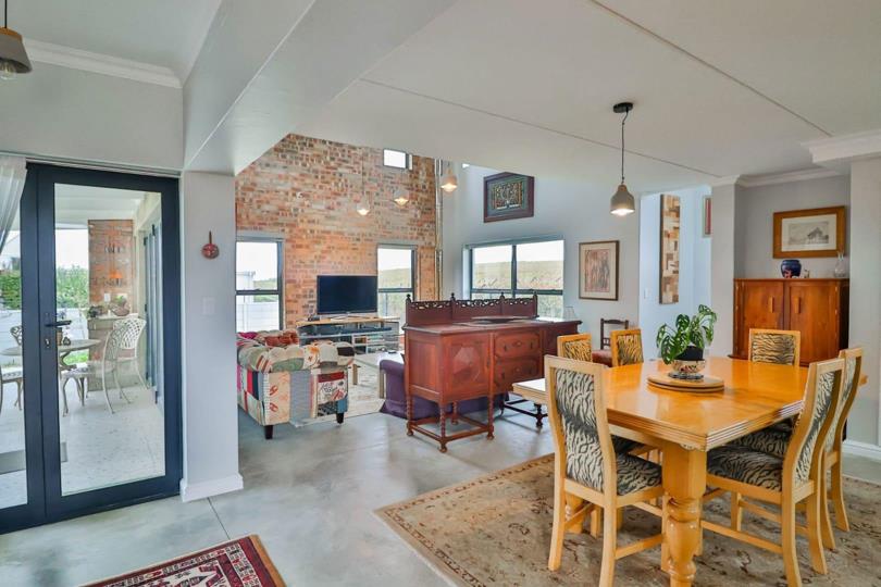 Listing number: P24-115655337, Image number: 2