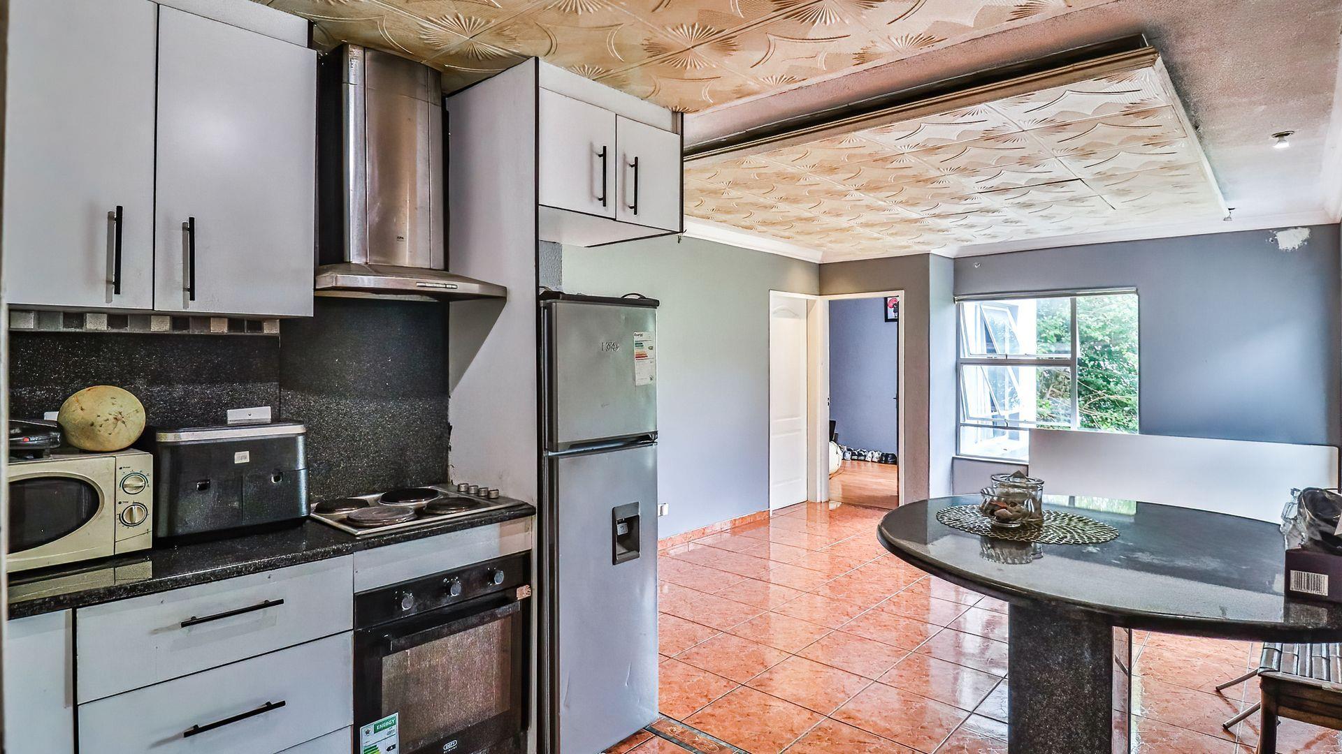 2 Bedroom Apartment / flat for sale in Westdene - 92 West Side Ridge ...
