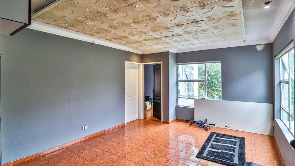 2 Bedroom Apartment / flat for sale in Westdene - 92 West Side Ridge ...