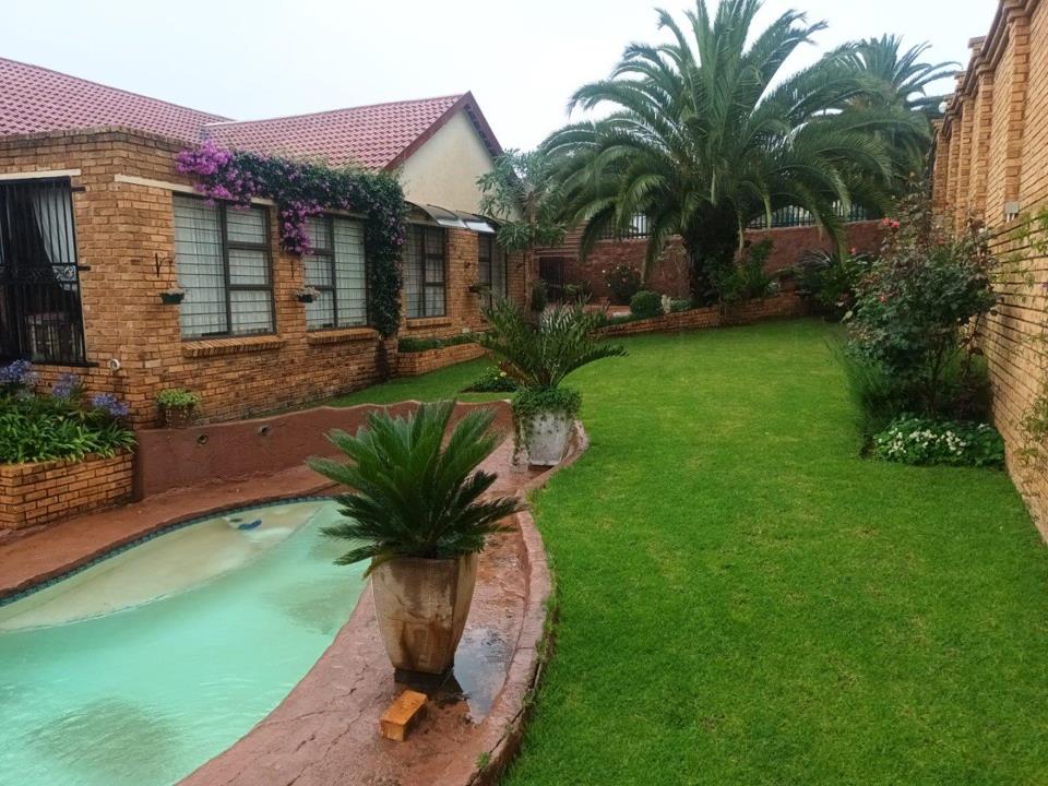 4 Bedroom House for sale in Rant En Dal - P24-116742980