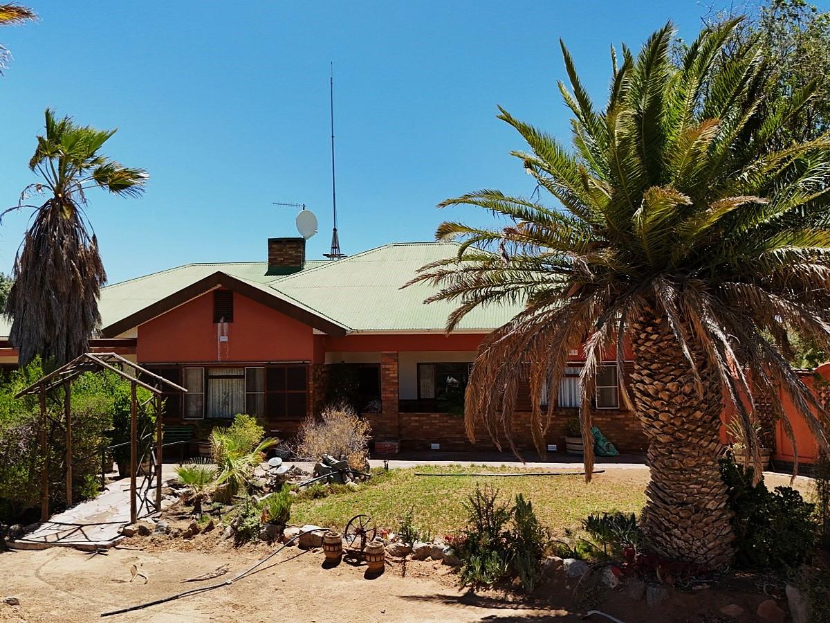 Farm for sale in Calvinia Rural - P24-116747394