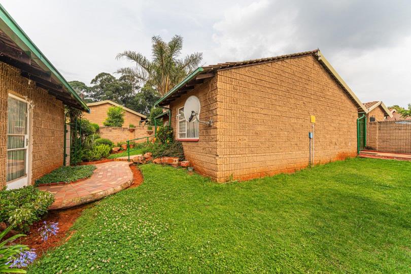 3 Bedroom Townhouse for sale in Lindhaven - 1 Westgate Crescent, 91 ...