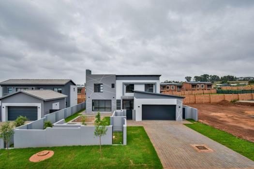 5 Bedroom House for sale in Fountainbrook Estate