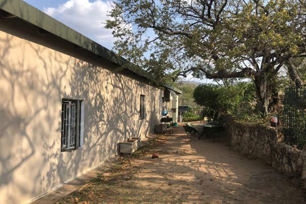 Escape to the tranquility of the Lowveld with this peaceful 1-hectare bushveld property, located just 6 km from Nelspruit — with only 1 ...