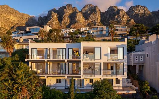 7 Bedroom House for sale in Camps Bay