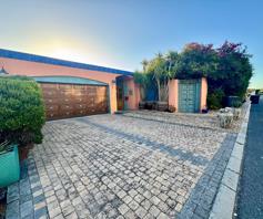 House for sale in Gordons Bay Central