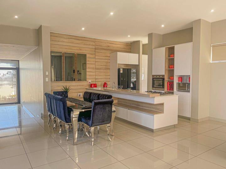 Listing number: P24-111304201, Image number: 3, Image