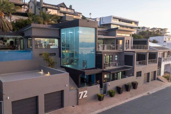 6 Bedroom House for sale in Mossel Bay Central - 72 Hill Street